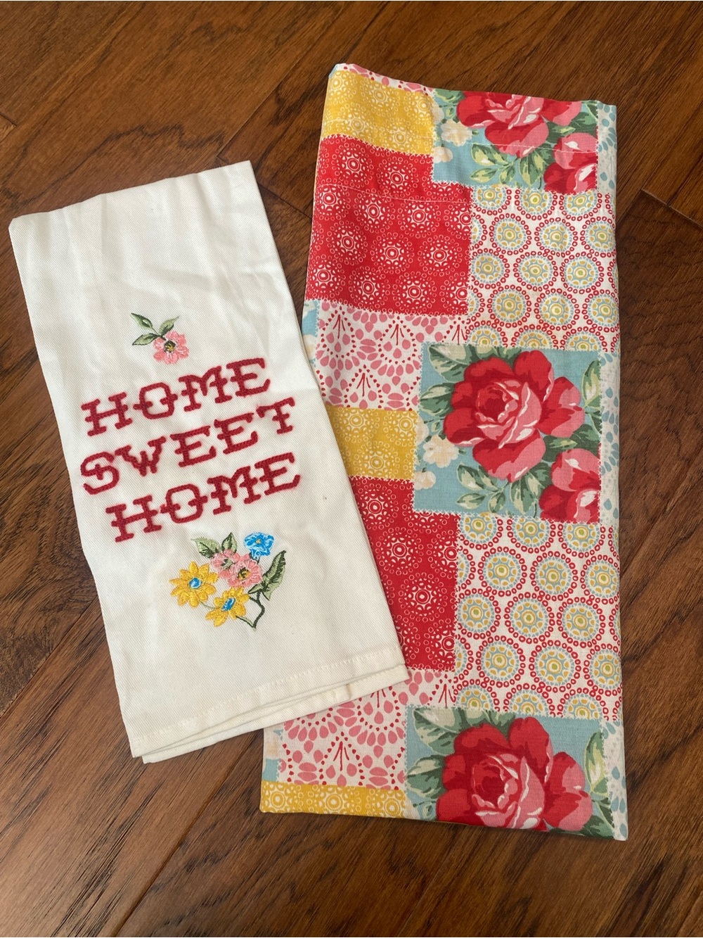The Pioneer Woman Red Floral Patchwork Curtain Panel‎ & New Kitchen Towel